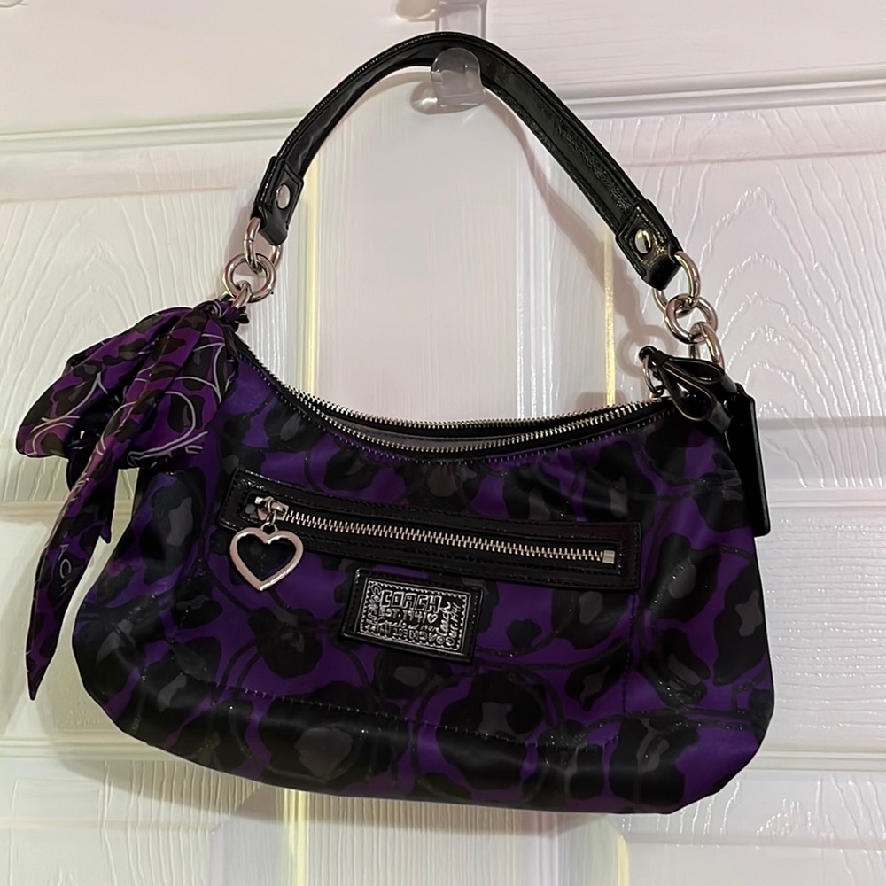 Coach shoulder bag in purple leopard